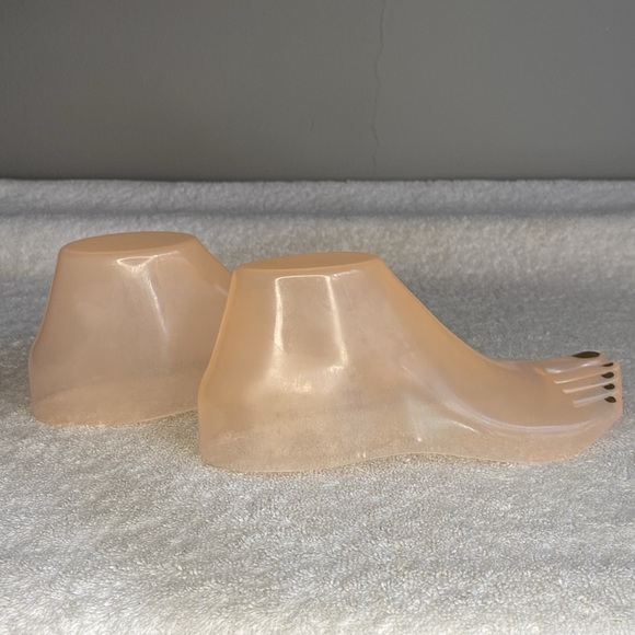 Vintage Pair of Hard Plastic Adult Foot Shoe Display Mannequins (9in) [A] - Picture 5 of 6